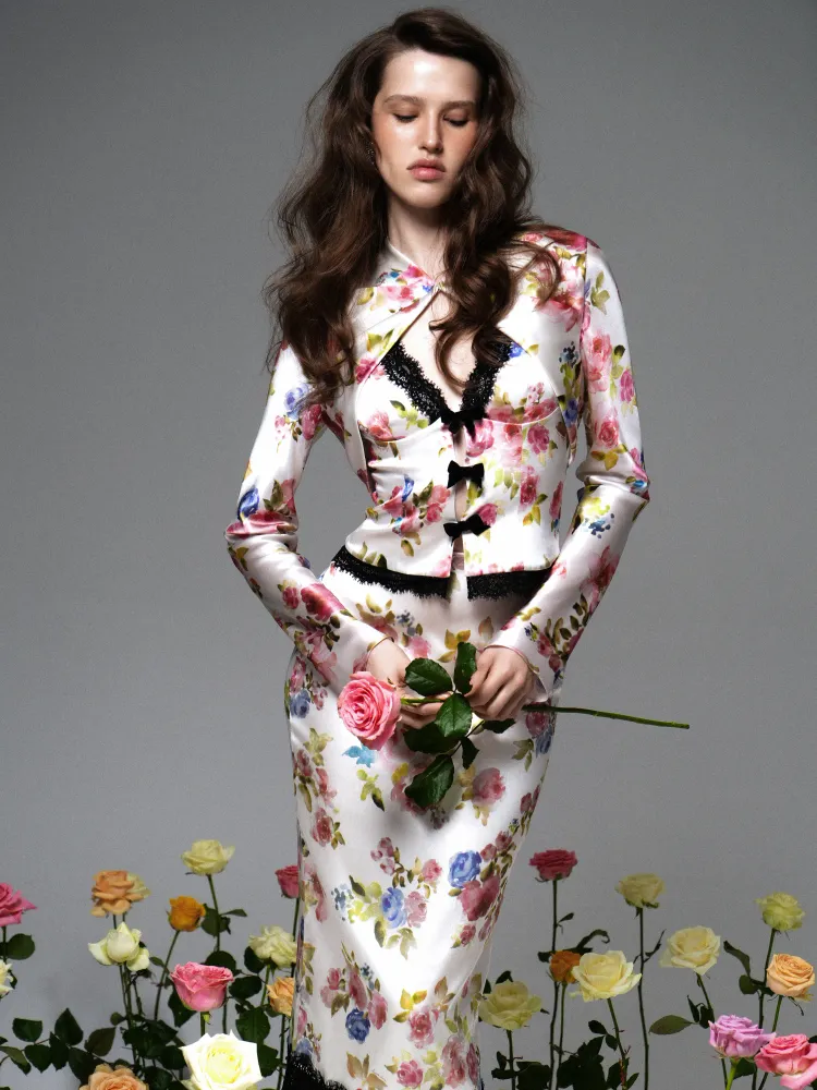 Черри (Cherry), жакет из молочного атласа с цветочным принтом