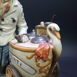 Фарфоровая мануфактура «Продавец мороженного»