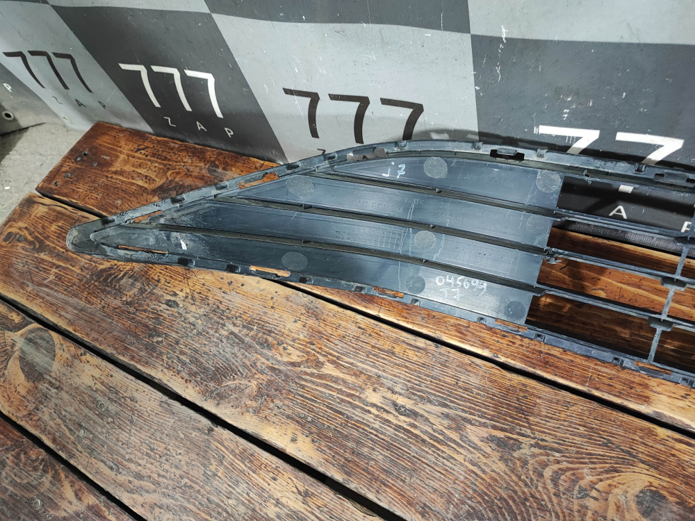 Решетка переднего бампера JAC J7 20-нв Б/У Оригинал 2803102U7300