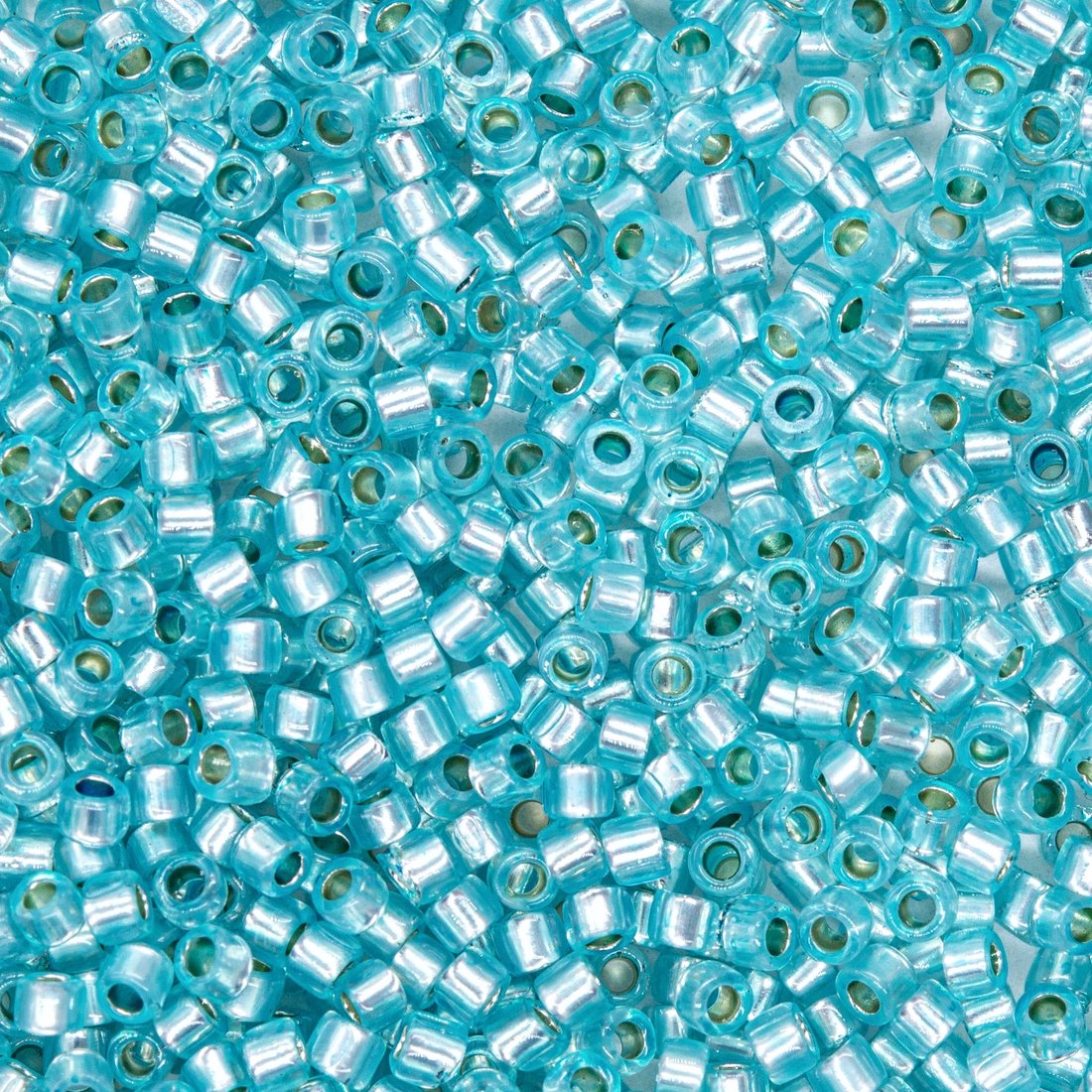 Японский бисер TOHO Treasure (№PF2117), с внутренним серебрением, полупрозрачный глянцевый