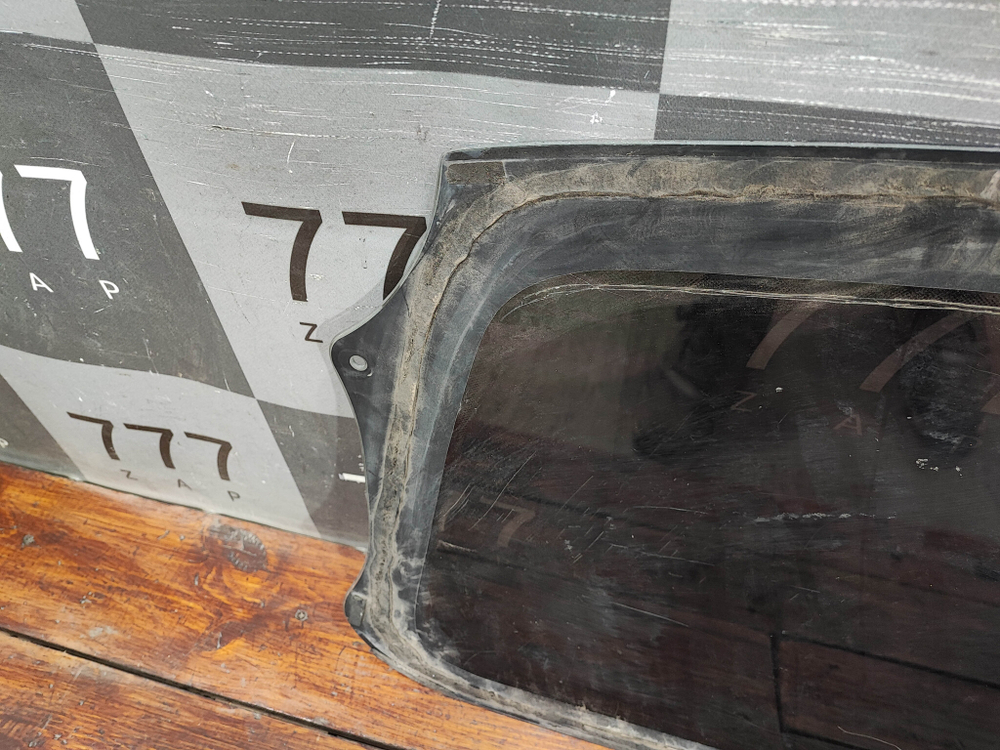 Стекло багажника левое Suzuki Grand Vitara XL-7 98-05 Б/У Оригинал 8457052D20