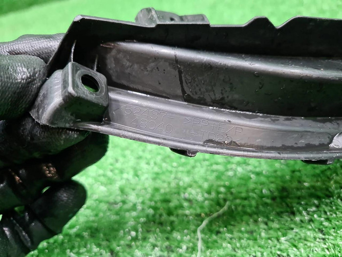 Накладка переднего бампера правая Lexus RX 4 19-22