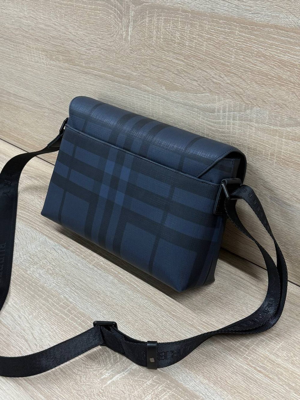 Сумка-мессенджер Burberry