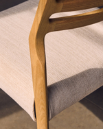 Стул Cudia из бежевой синели из массива дуба с натуральной отделкой FSC Mix Credi