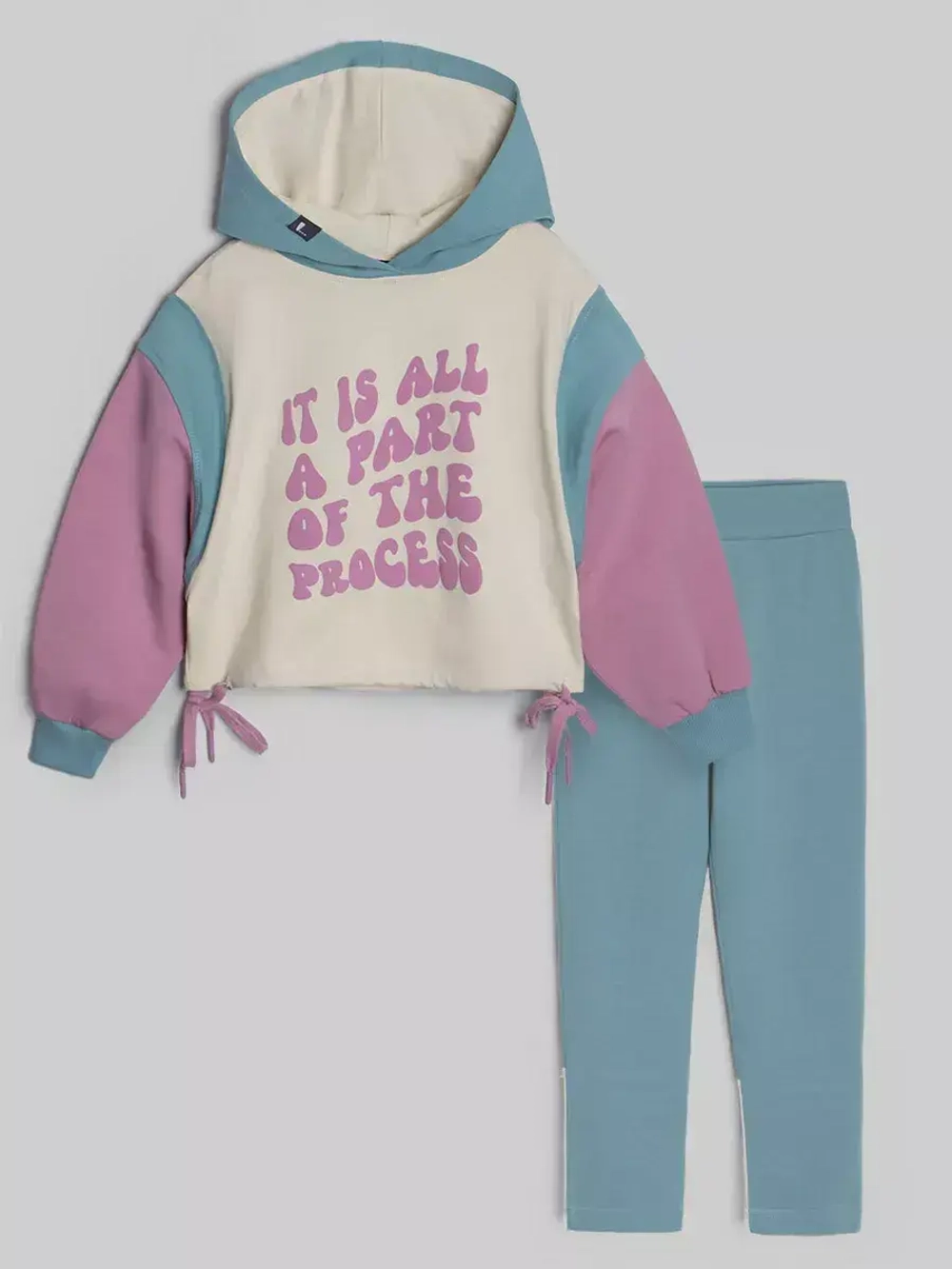 Спортивный костюм для девочки