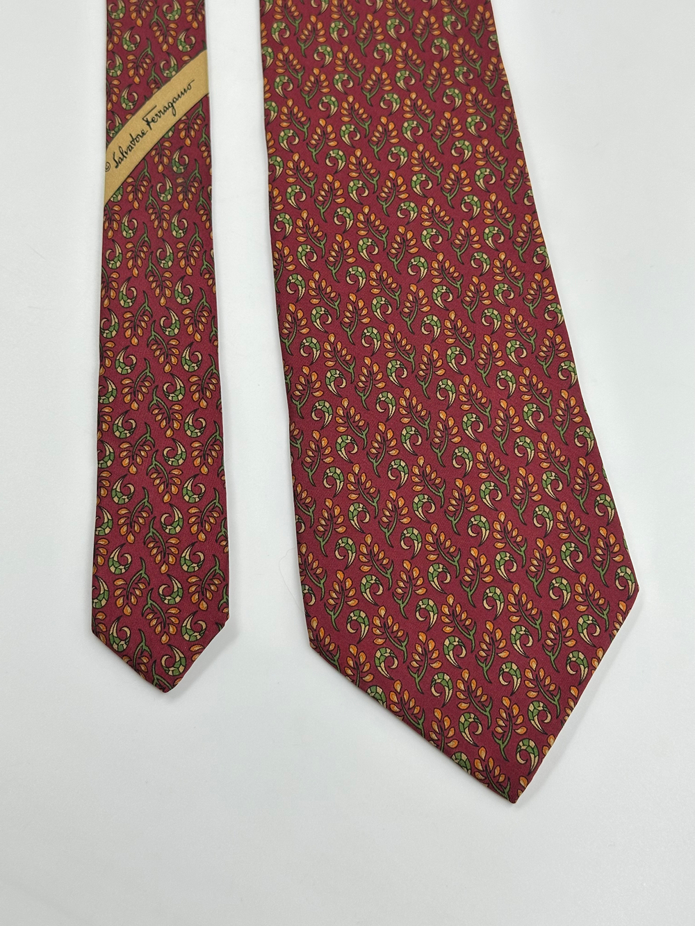 Галстук красный Salvatore Ferragamo