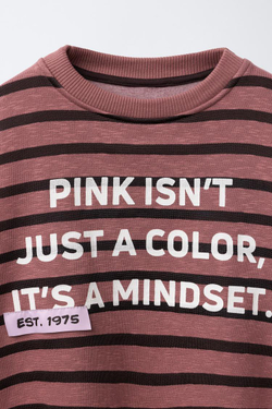 ZARA ТОЛСТОВКА В ПОЛОСКУ С НАДПИСЬЮ, РОЗОВАТЫЙ