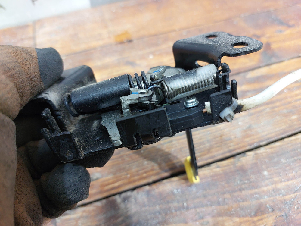 Замок капота Omoda C5 22-нв Б/У Оригинал 554001063AA