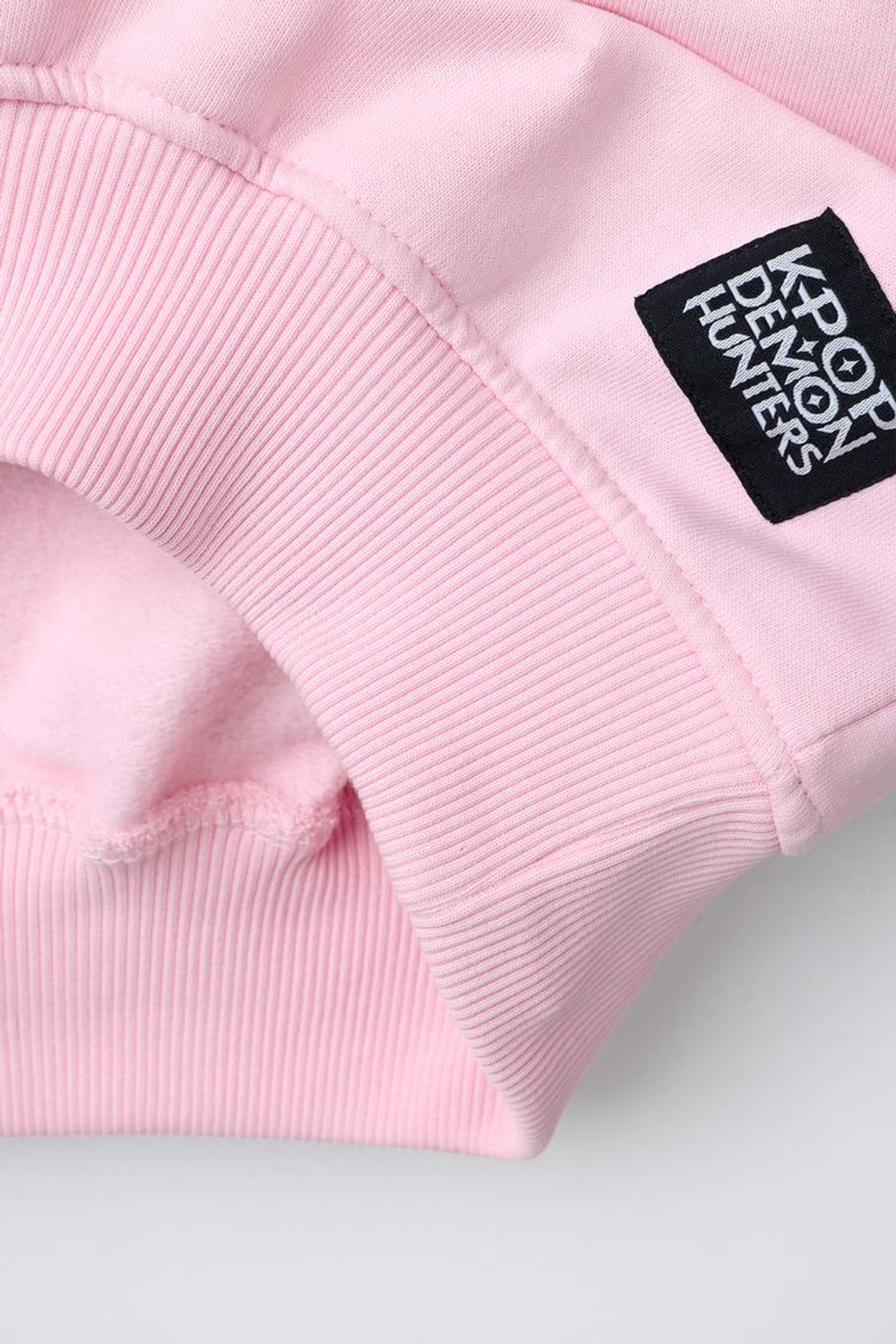 ZARA ХУДИ KPOP DEMON HUNTERS™ NETFLIX ©, РОЗОВЫЙ