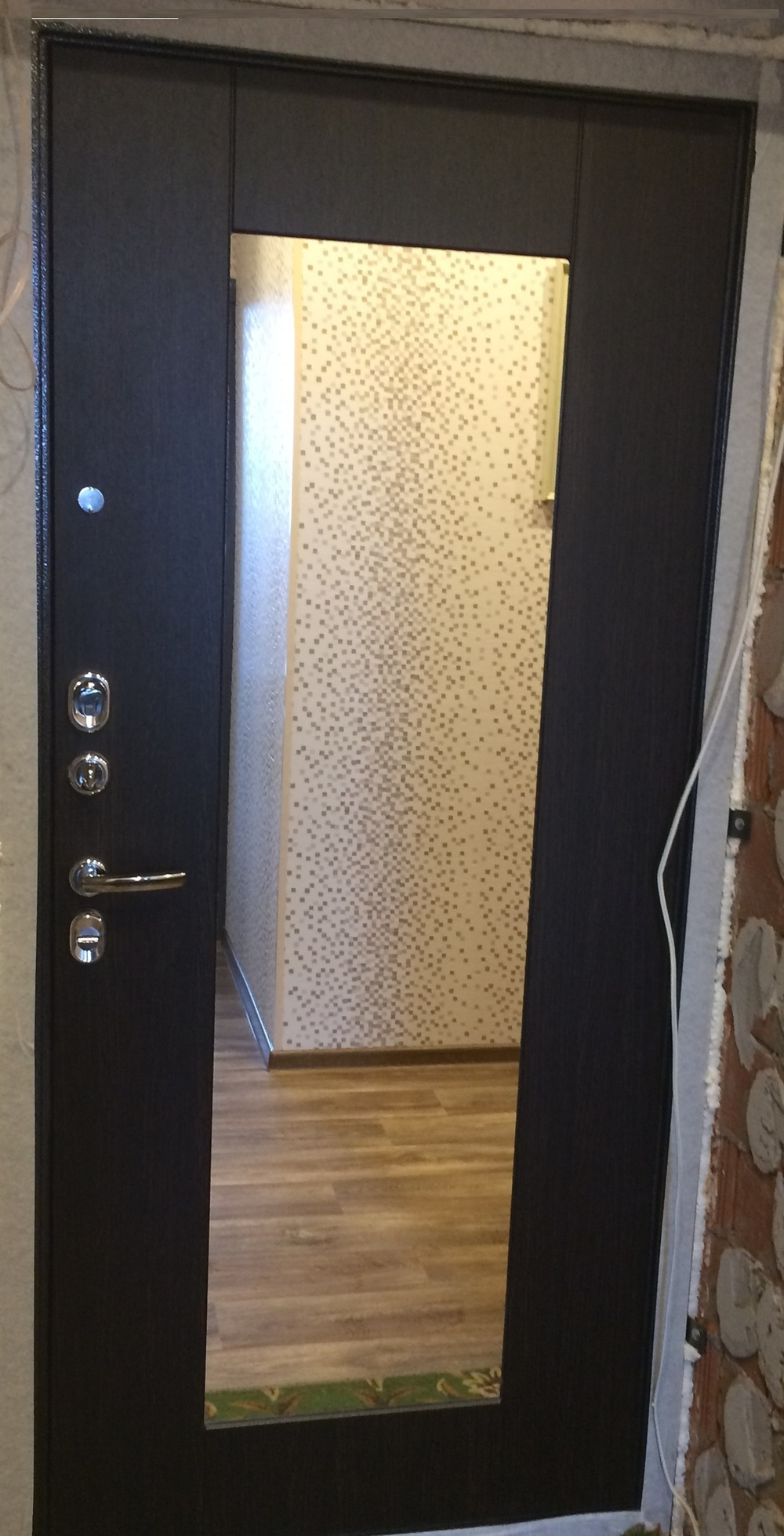 Входная сейф-дверь с зеркалом Аргус Люкс ПРО 3К Милли венге / Антик серебро