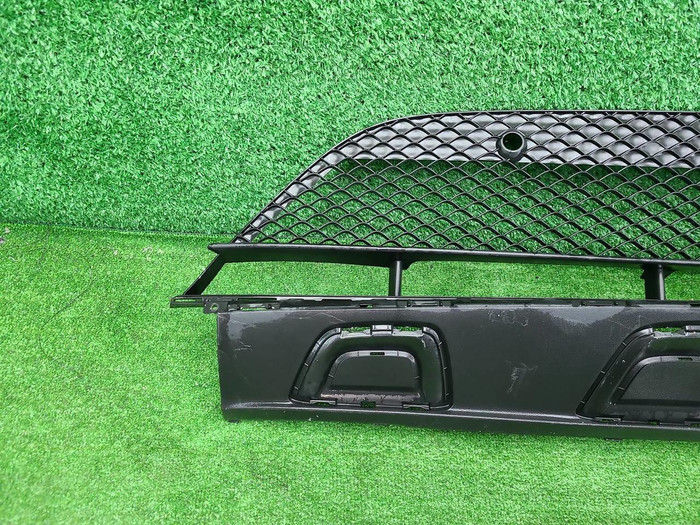 Решетка перед. бампера Mercedes GLC X253 15-19 AMG