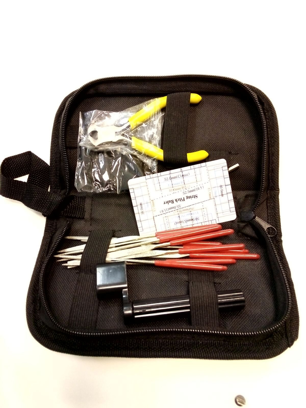 Набор для ремонта гитары в специальном футляре №15