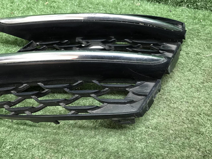 Решетка перед. бампера Mercedes S W223 (20-нв) AMG