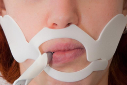 Пластырь для фиксации трахеостомической трубки Круопэд