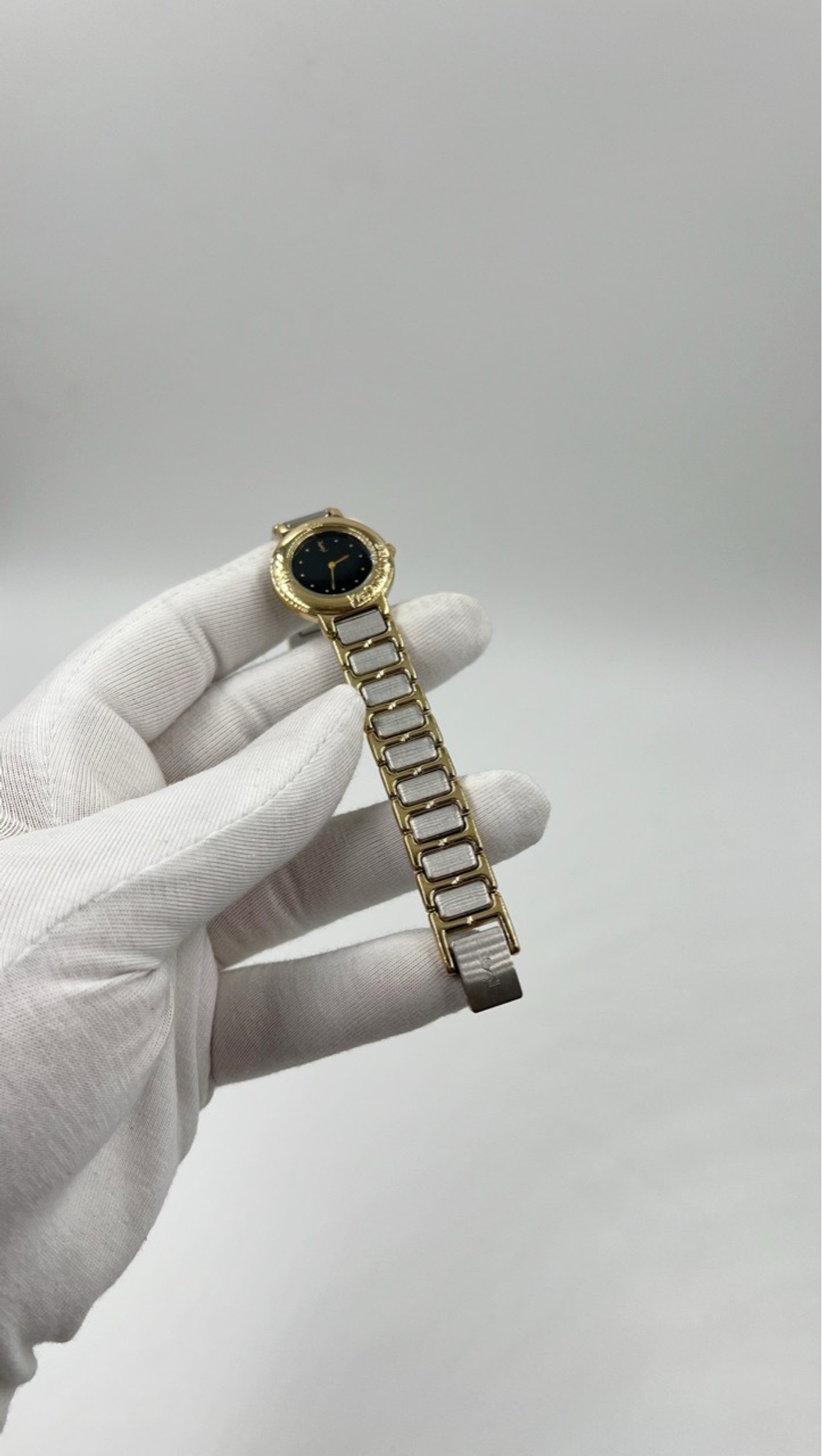 Часы Yves Saint Laurent (только онлайн)