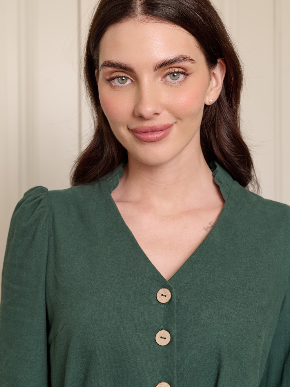 Платье с воротником стойкой