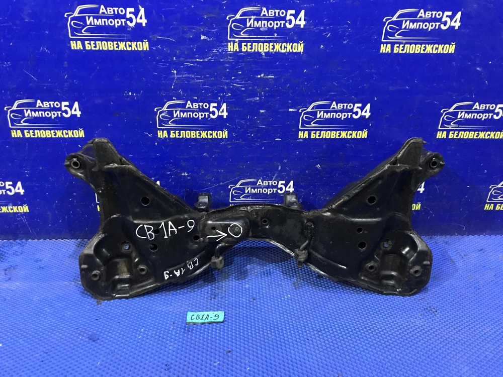 Балка передняя поперечная MITSUBISHI LANCER 1994