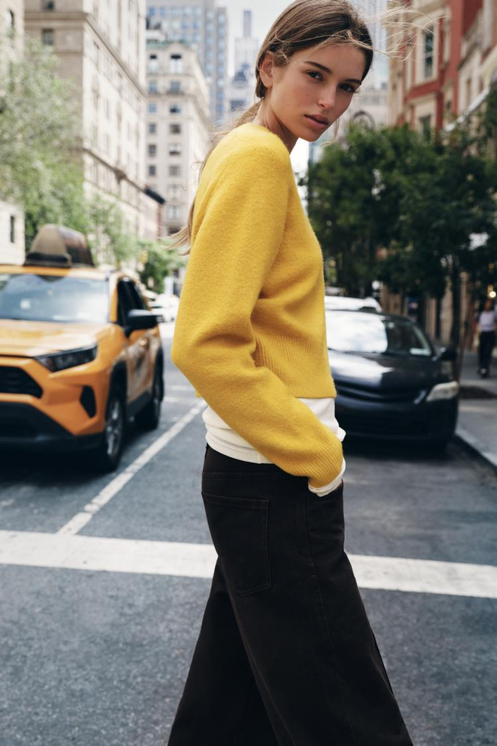 ZARA БАЗОВЫЙ СВИТЕР МЯГКОГО ТРИКОТАЖА, ЖЕЛТЫЙ