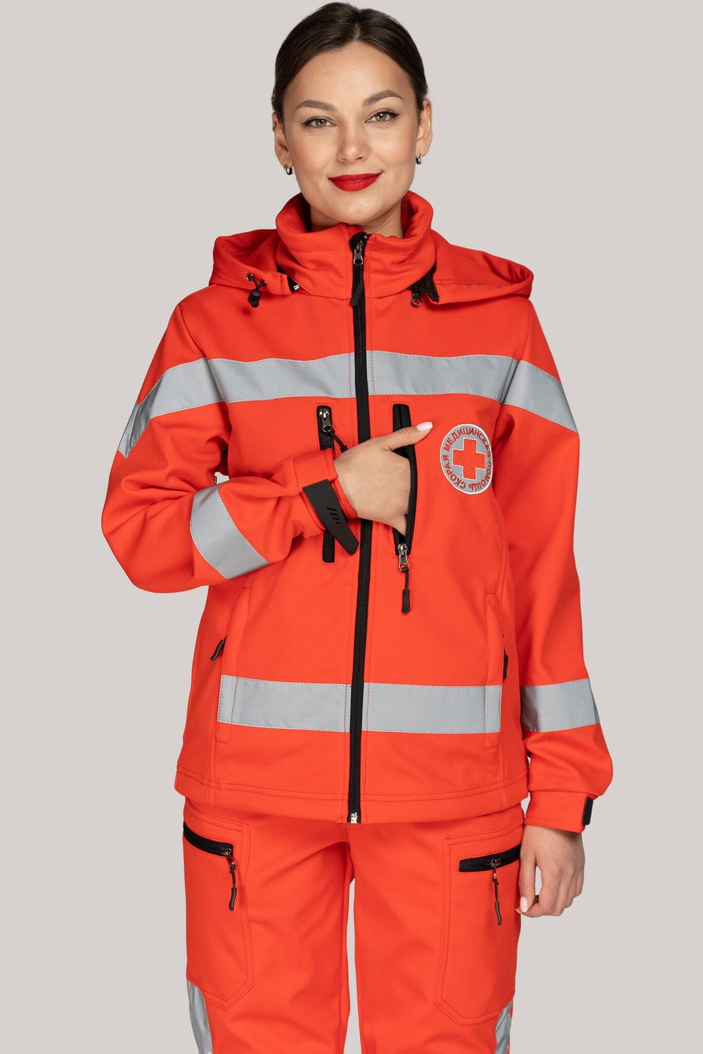 Куртка демисезонная женская Скорая помощь MedicLine SOFTSHELL красная