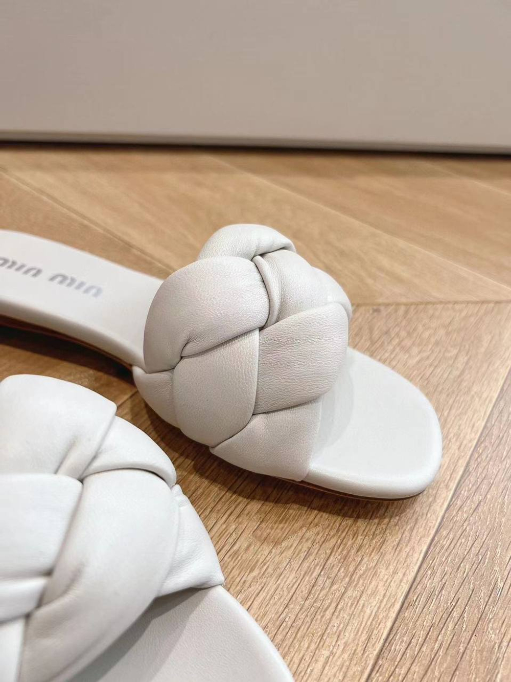 Шлепанцы MIU MIU, арт. 709359