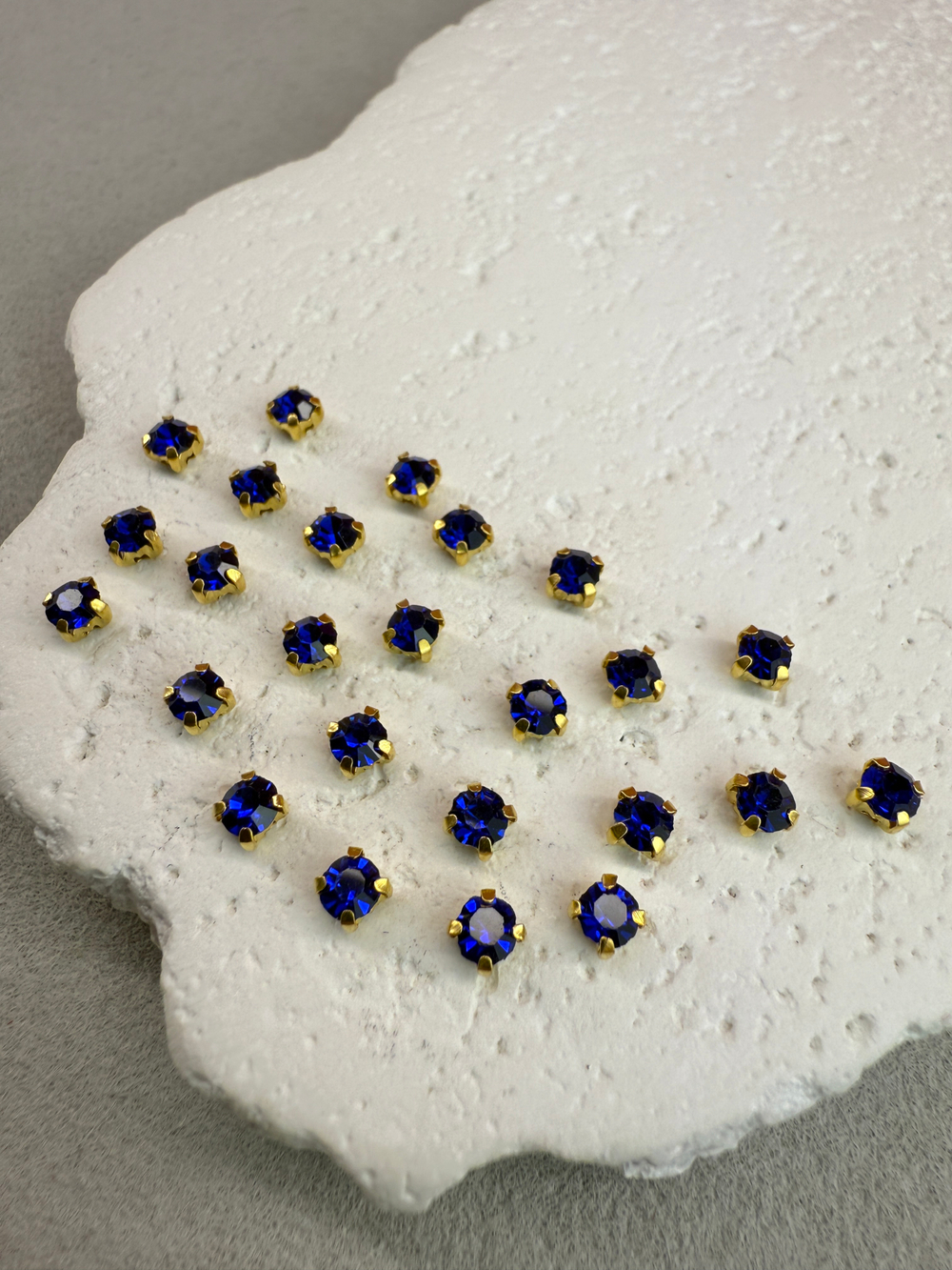 Шатоны 4 мм, Синий в золоте, 25 шт