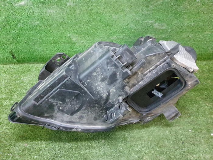 Фара правая Mercedes CLA C117 (2016-2019) LED