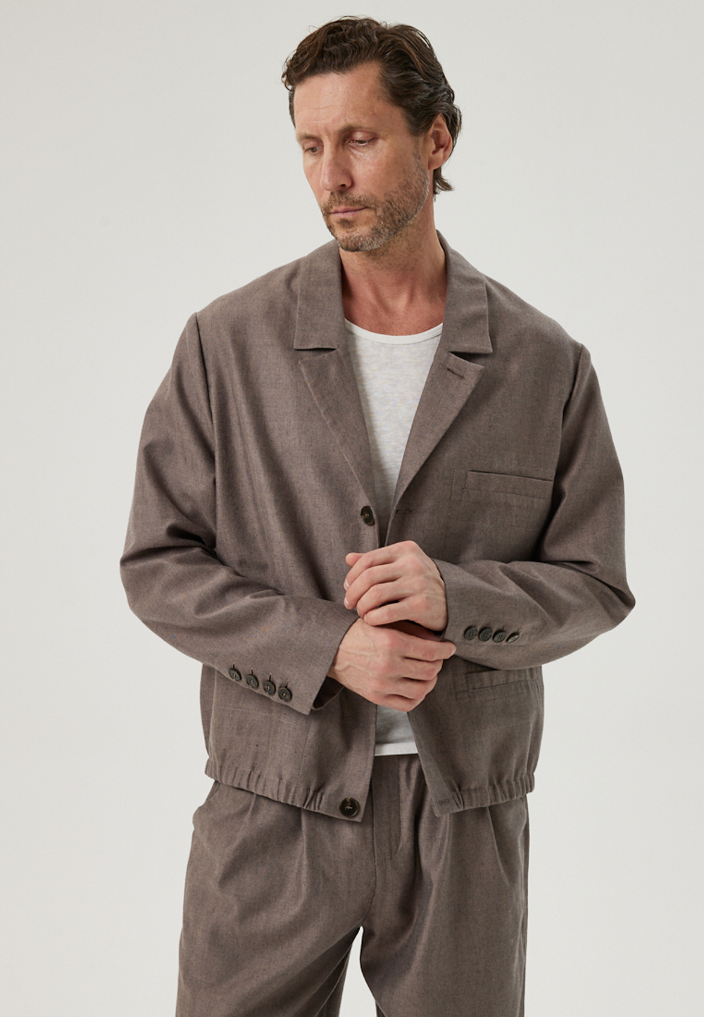 Свободный бомбер серого цвета