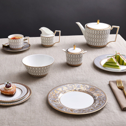 Wedgwood - Тарелка для завтрака Renaissance Grey Accent 23см / артикул   1065328  / GTIN 701587471947