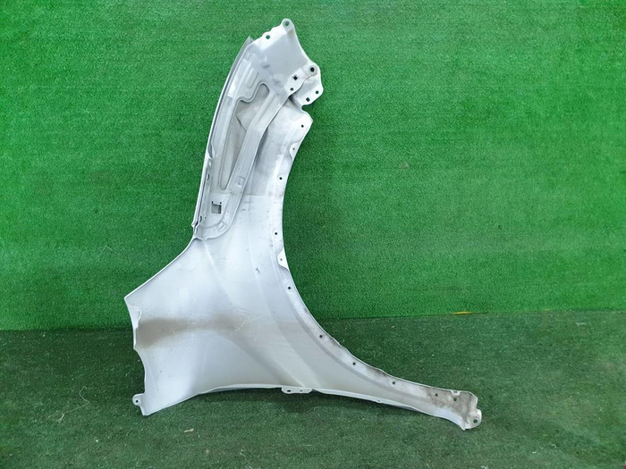 Крыло переднее левое Toyota C-HR (2016-2023)