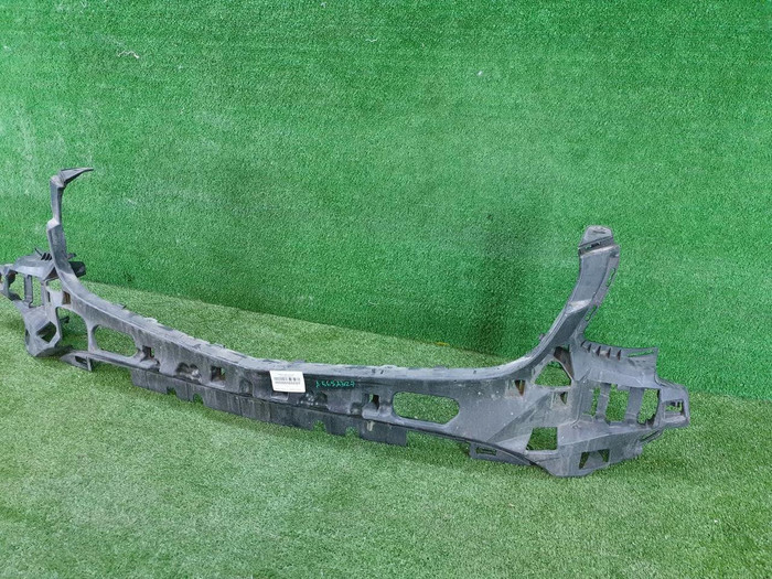 Кронштейн переднего бампера Mercedes GLC X253 (2015-2019) AMG