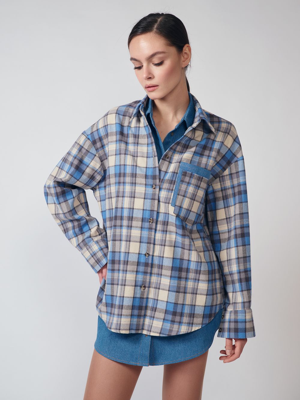 Как выбрать идеальную женскую рубашку в клетку на осенью.