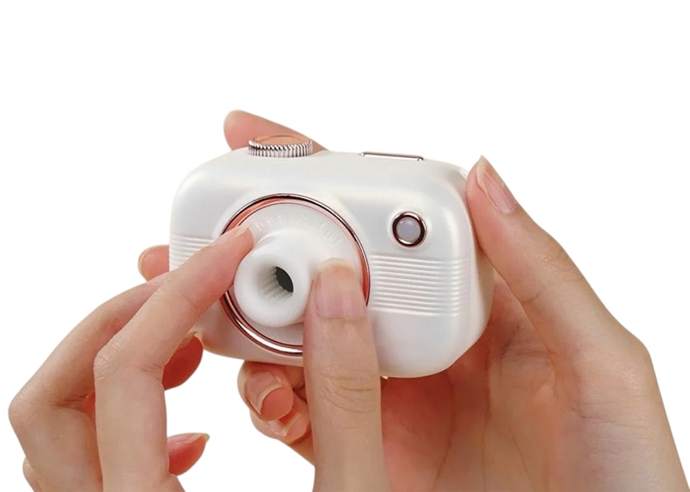 Белый вибростимулятор с вакуумом в форме фотоаппарата BeYourLover Alberta VX007H