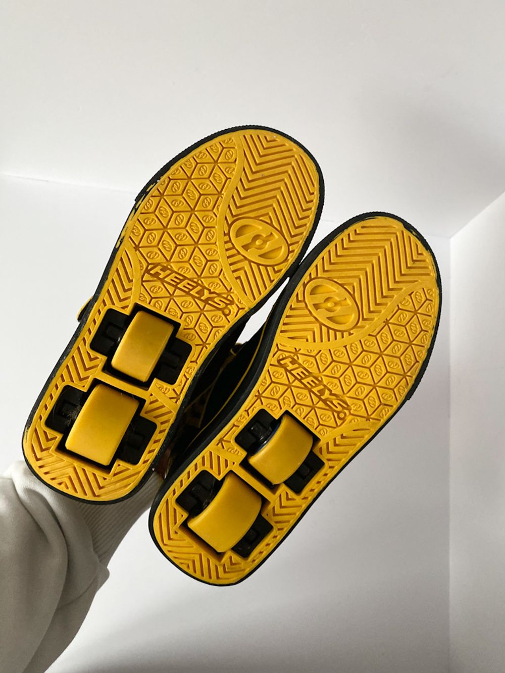 Кроссовки с роликами Heelys, 28,5