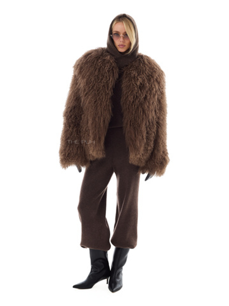 Коричневая короткая шуба из меха ламы