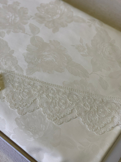 Скатерть 220 и 12 салфеток Palombella Brenda Pizzo сливочные