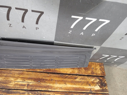 Накладка заднего бампера верхняя Toyota Land Cruiser 200 07-21 Б/У Оригинал 5216260040