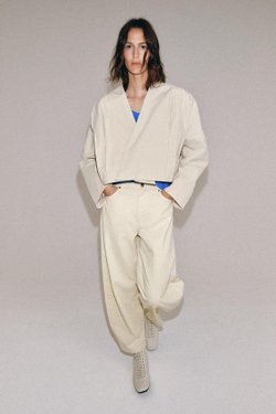 ZARA ЗАУЖЕННЫЕ ДЖИНСЫ С ВЫСОКОЙ ПОСАДКОЙ — ZW COLLECTION, ЦВЕТ СЛИВОЧНОГО МАСЛА
