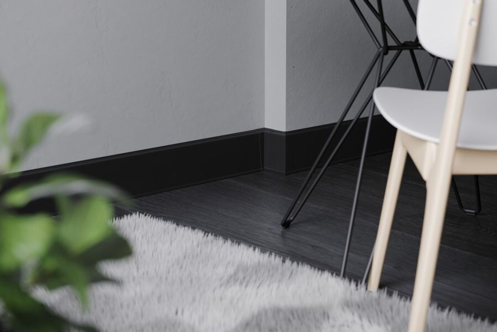 Плинтус Cezar Hi-Line 090 Черный, 2500x75x22 мм