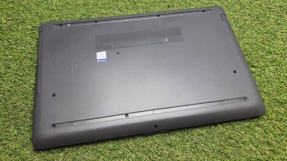 Ноутбук HP I3-7/8Gb