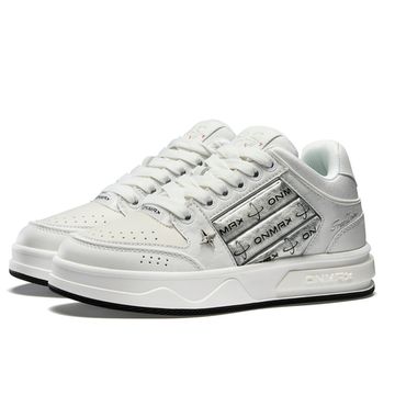 On Max Sailboat 'White'