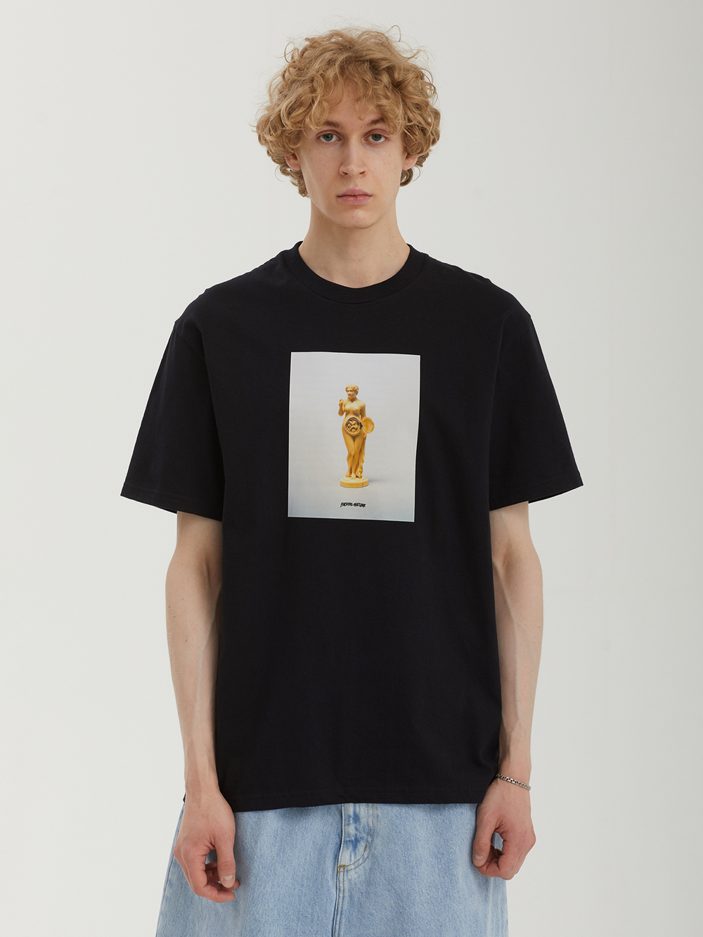 Мужская Футболка 2025 Statue