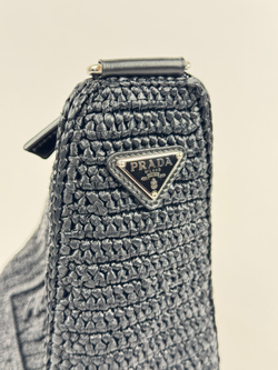 Сумка Prada Triangle crochet bag
