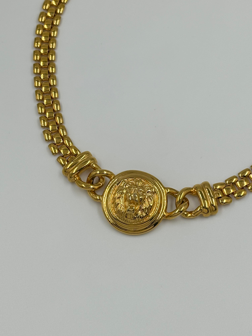 Колье со львом Anne Klein
