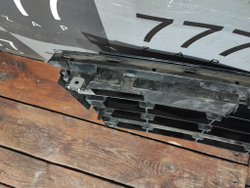 Решетка радиатора Volkswagen Touareg 3 18-нв Б/У Оригинал 760853651JBUS