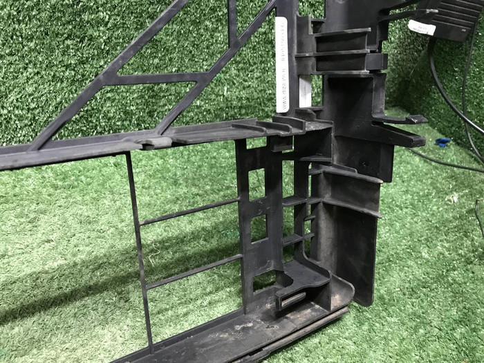 Дефлектор радиатора Porsche Panamera 971 (16-24)