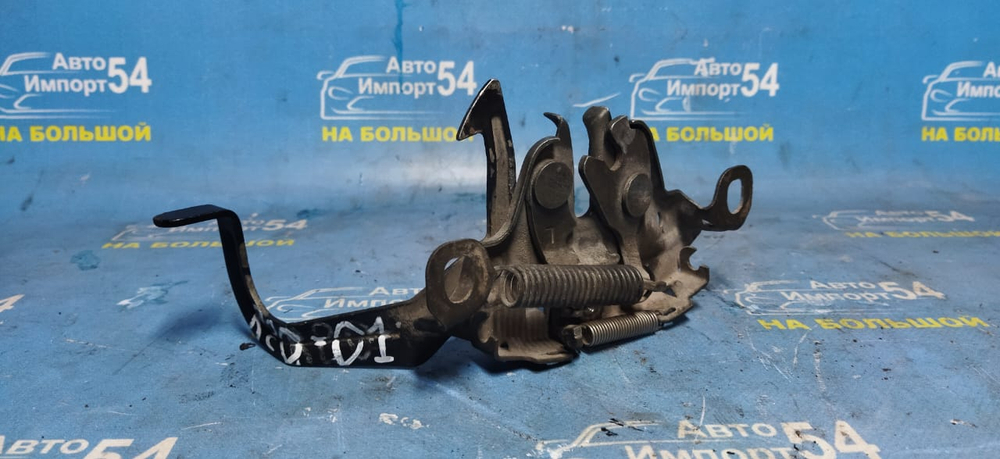 Замок капота NISSAN TERRANO 1993