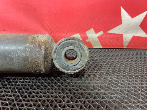 Амортизатор задний