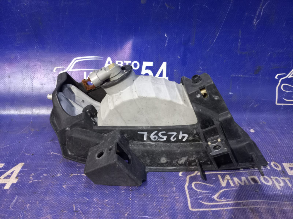 Туманка левая TOYOTA ALPHARD 2005-2008