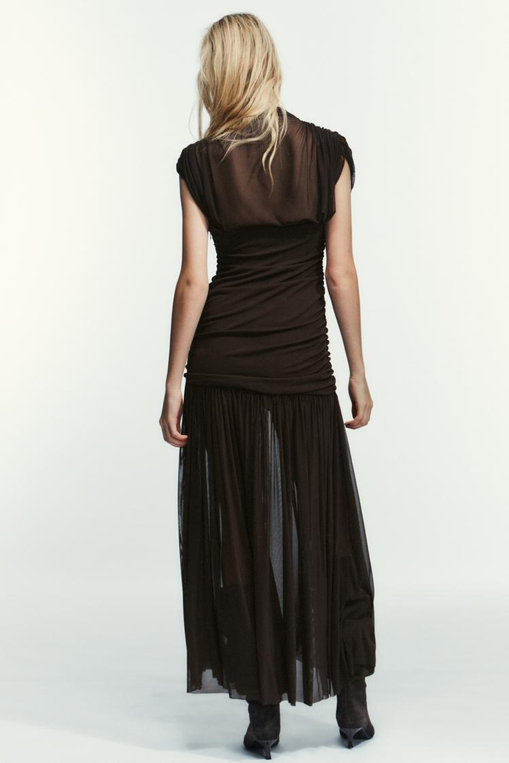 ZARA КОМБИНИРОВАННОЕ ПЛАТЬЕ МИДИ СО СБОРКАМИ, ШОКОЛАДНЫЙ