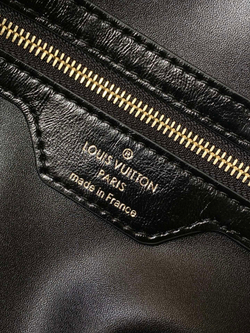 Louis Vuitton Bag 40 cm